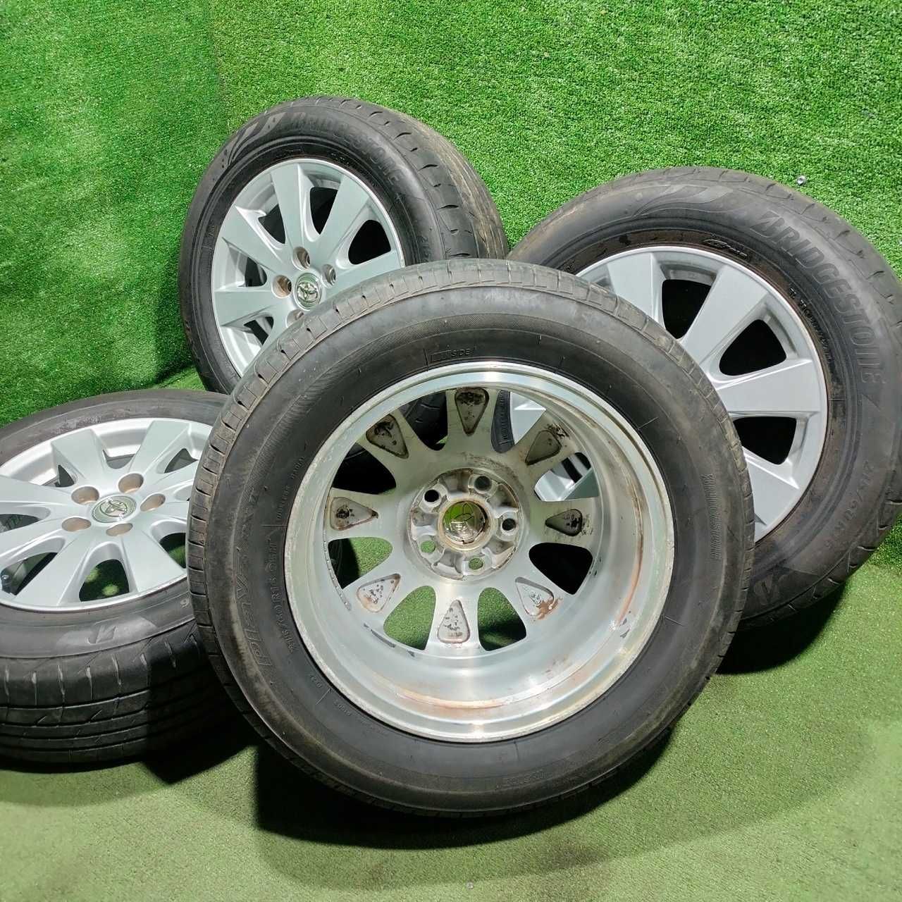 Продам Диск с шинами Bridgestone на Toyota Camry 40 215/60 R16 летний