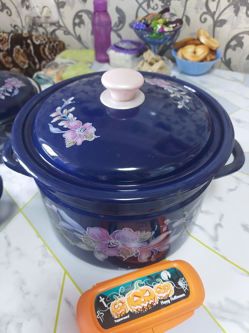 Кастрюли эмалированные