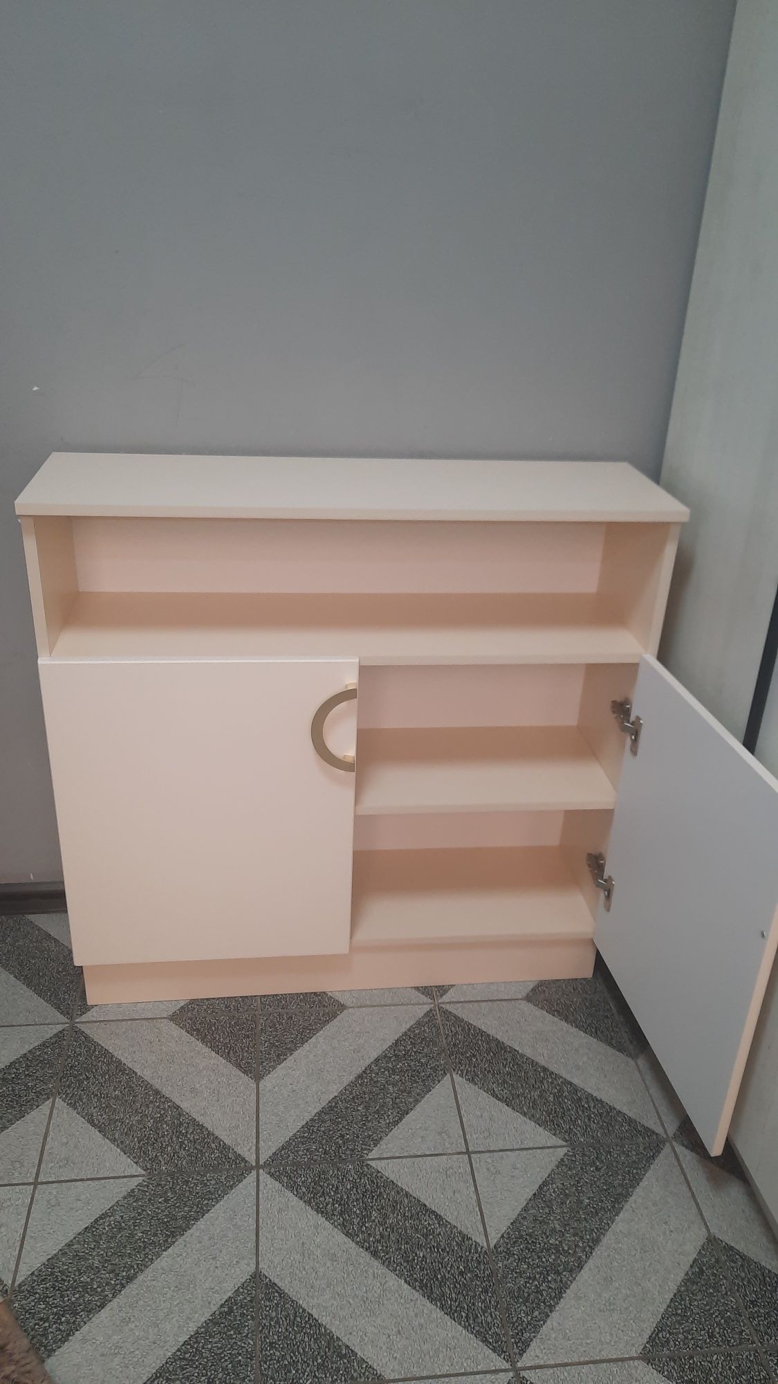 Продам тумбу в прихожую