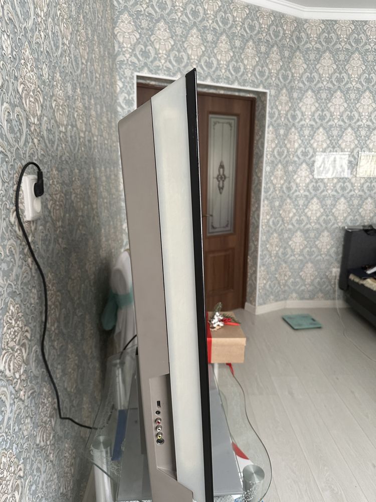 телевизор PHILIPS