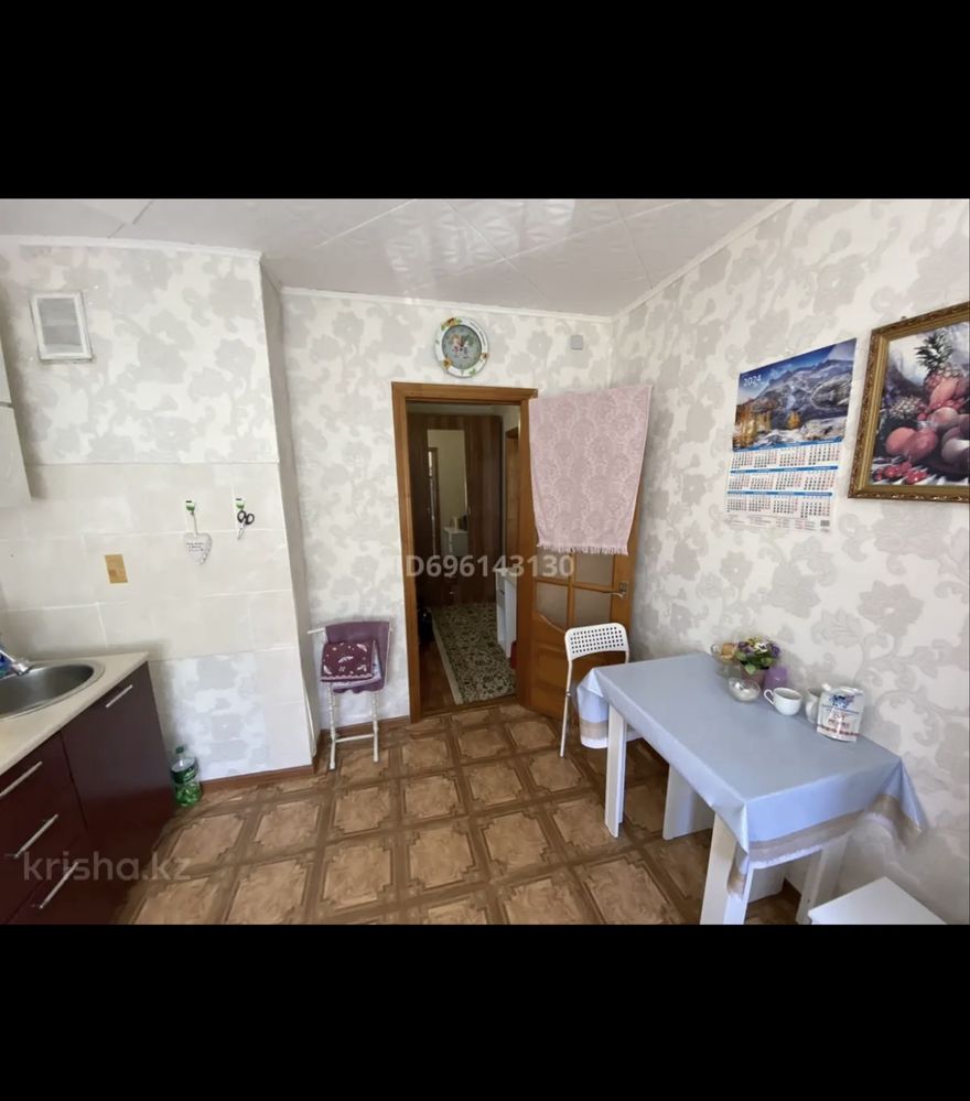 Продам квартиру в 4 микрорайон 2 дом 1 этаж