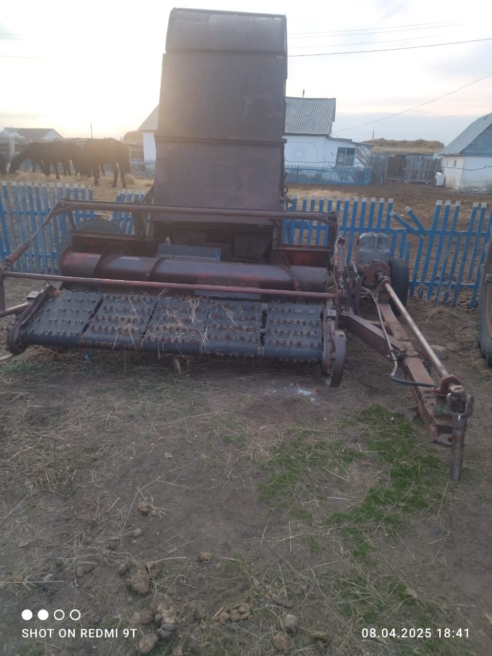 Тайфун с прицепом, жатка, грабли