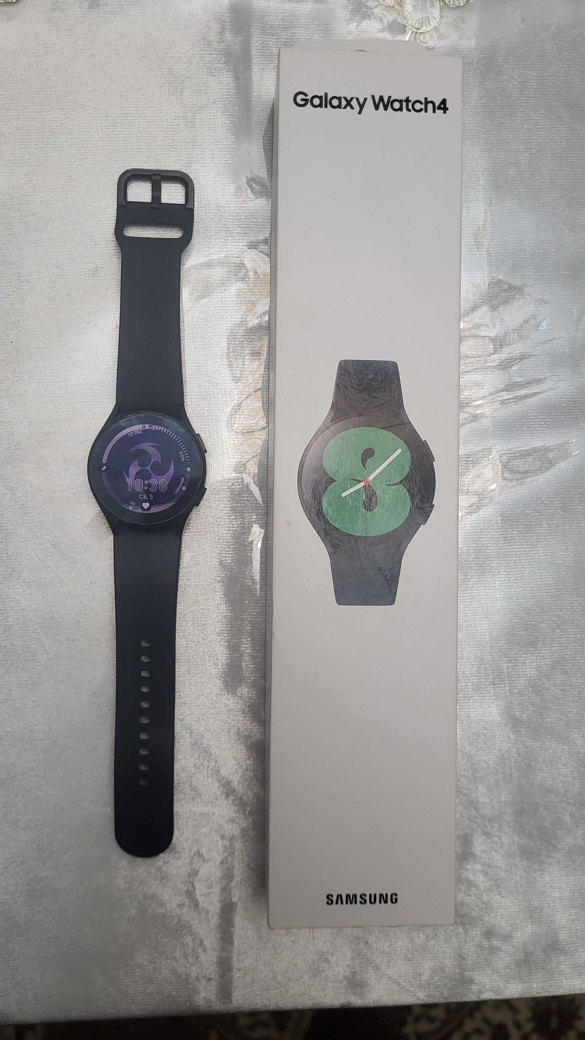 Продаю Samsung Watch 4