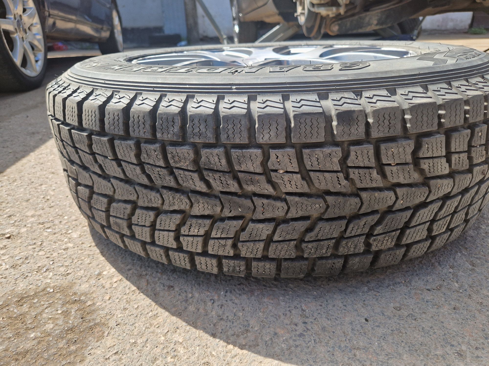 Диски с резиной r17 на Toyota, Nissan, Mitsubishi, BMW