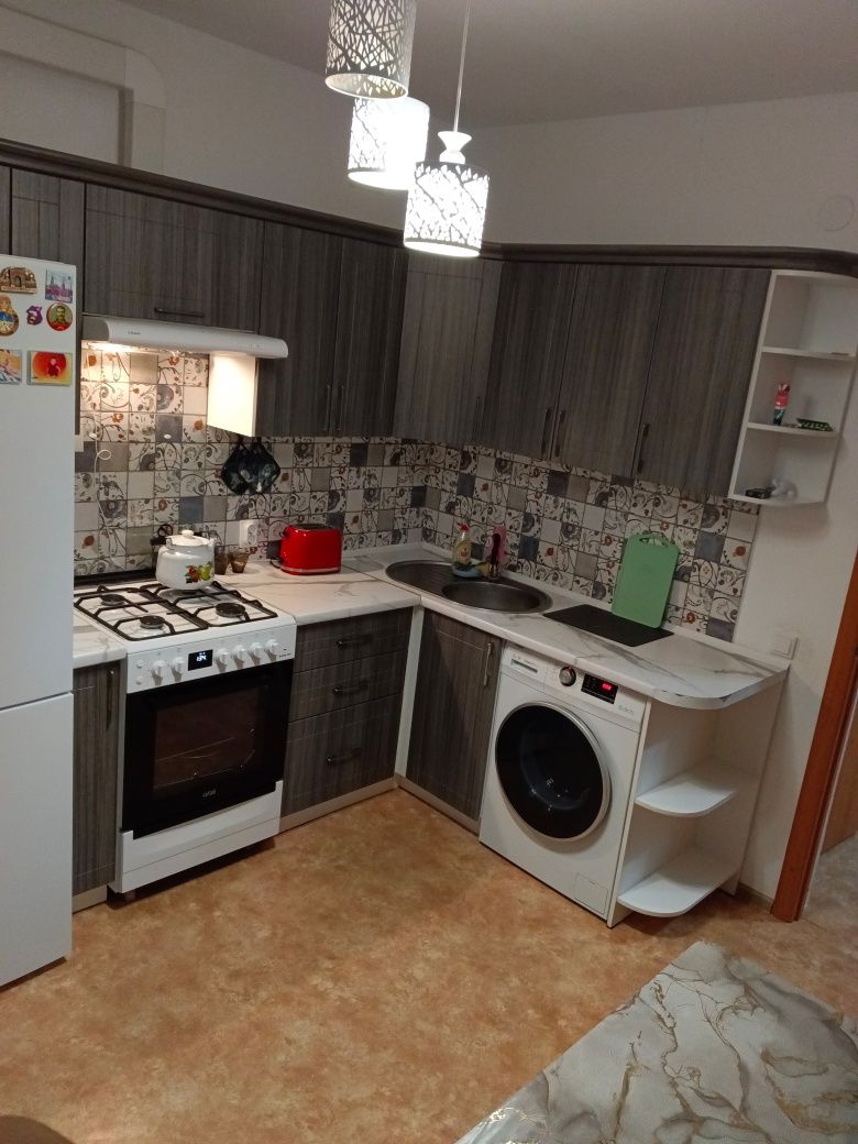 Продам 2 к.кв на 3/5 этаже. Батыс 2