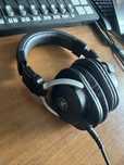 Наушники Yamaha HPH-MT8