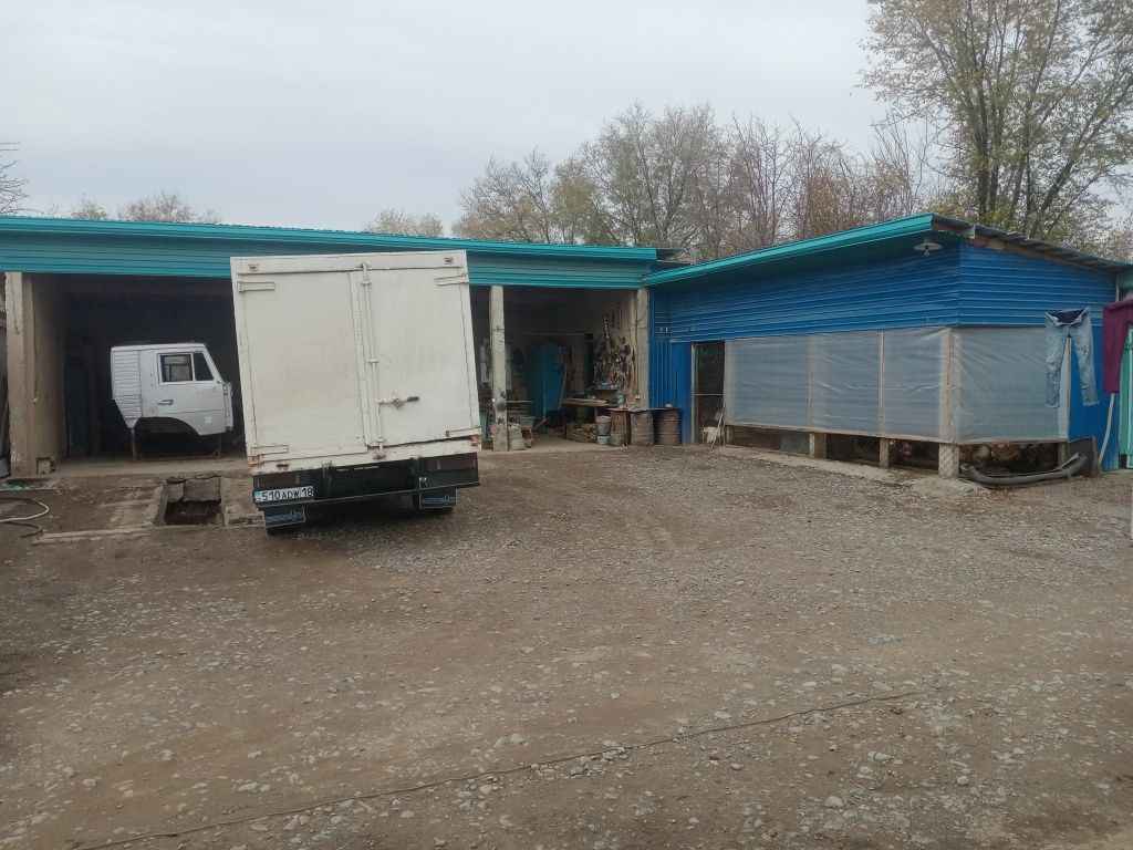 Дом продается. Участок большой