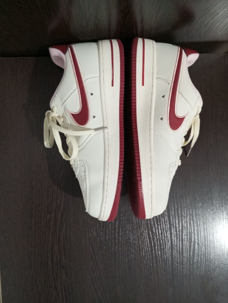 Кроссовка Nike Air Force "Valentine's Day"