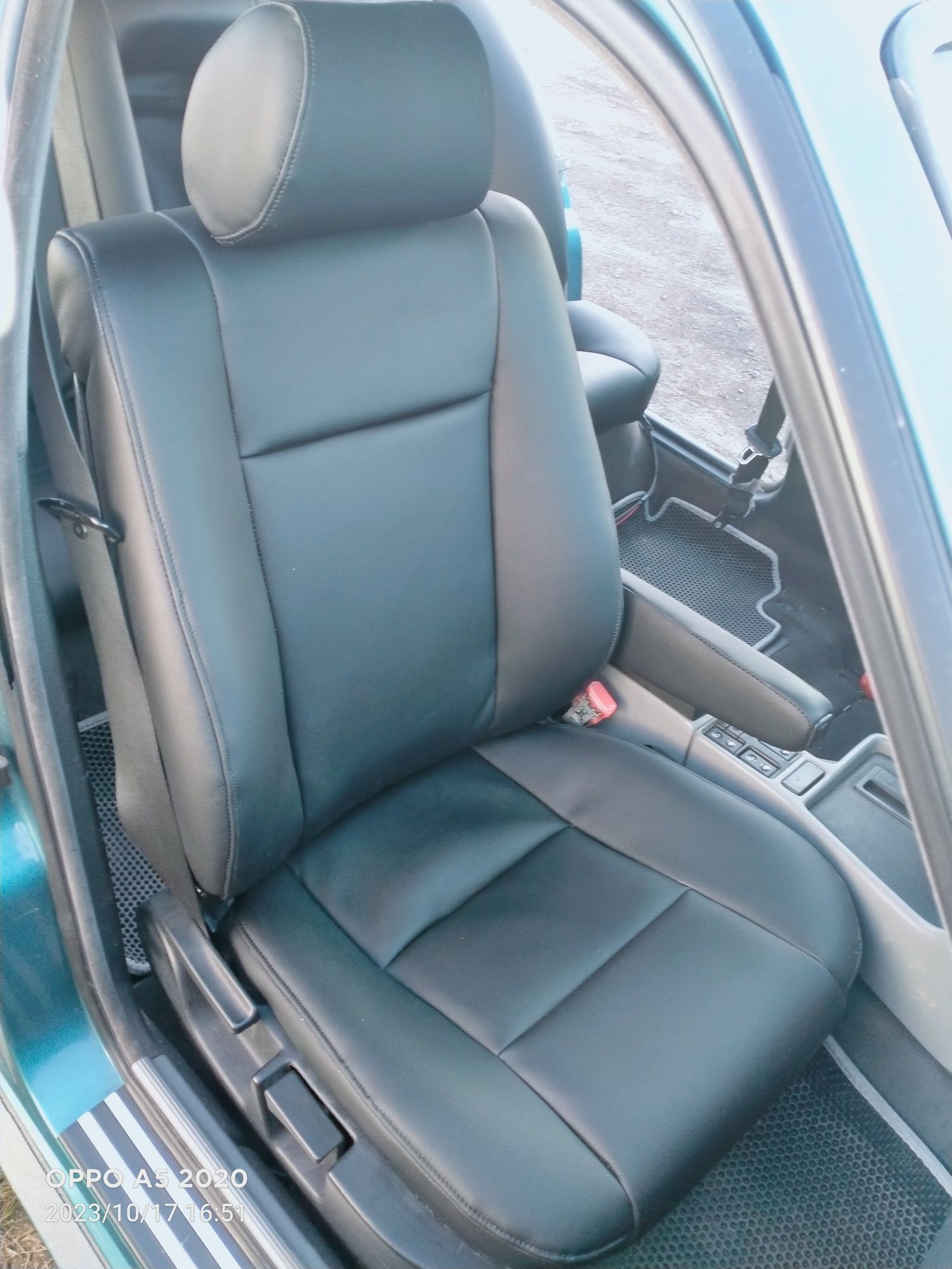 Перетяжка автосалона, покраска авто.