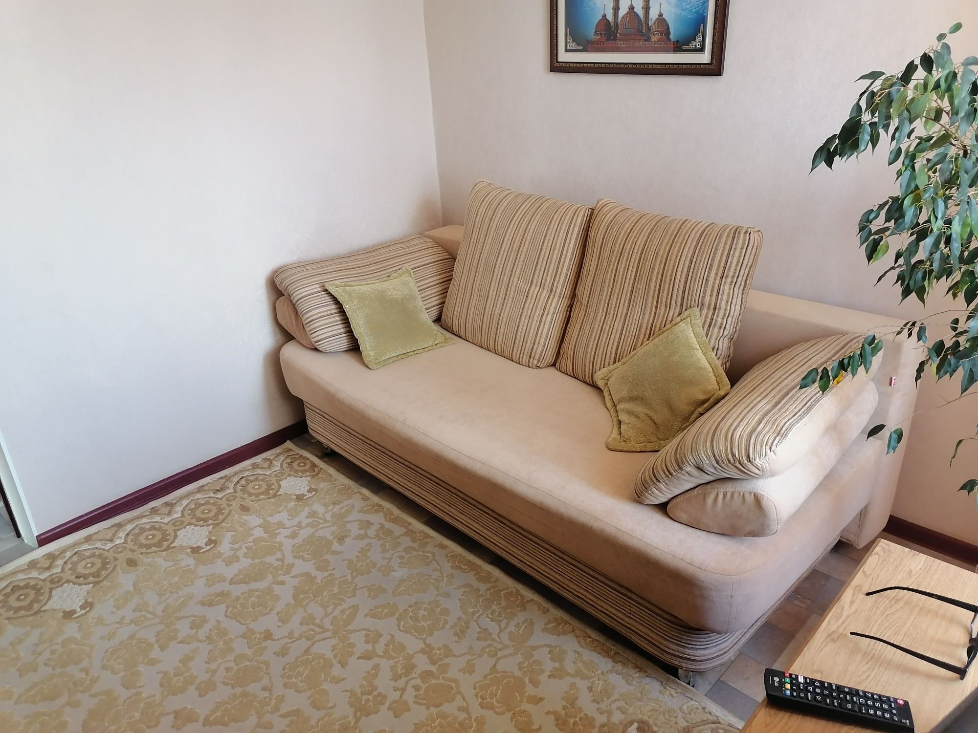 Продам четырёх комнатную квартиру