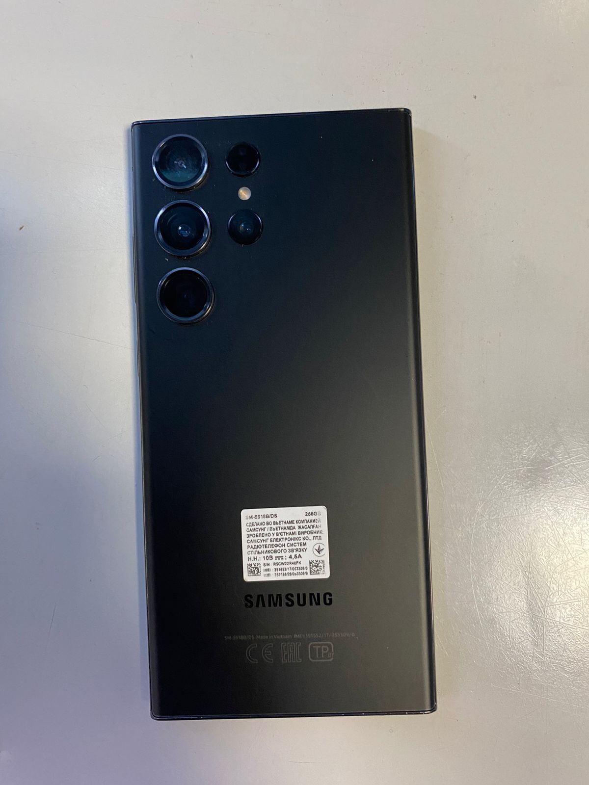 Продам Samsung S23ultra в хорошем состоянии.