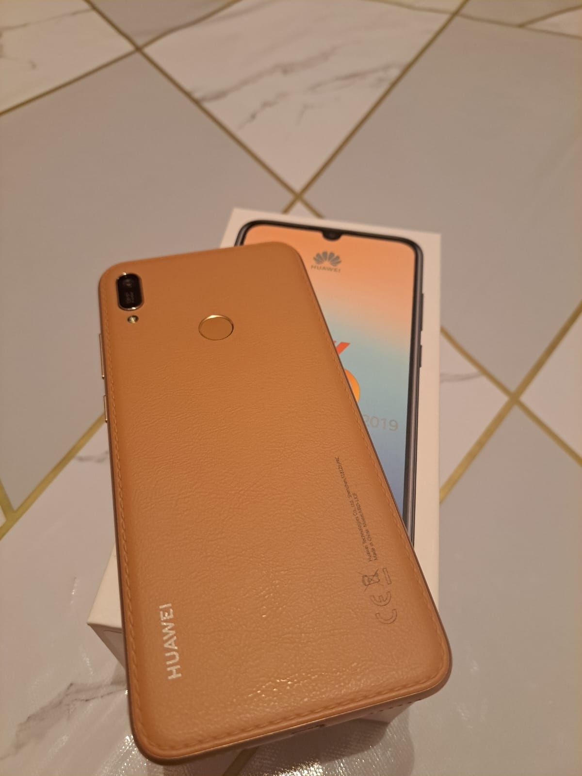 Продам телефон Huawei