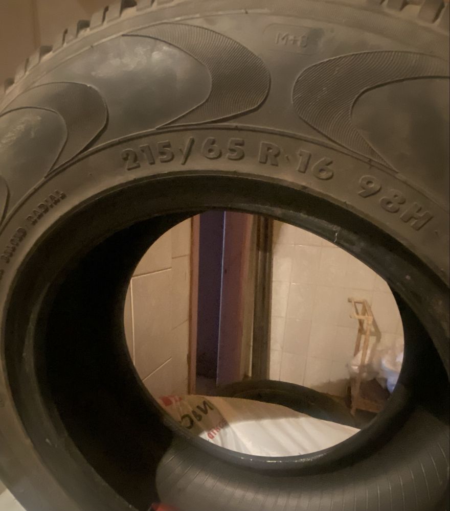 Продам резину 215/65/16