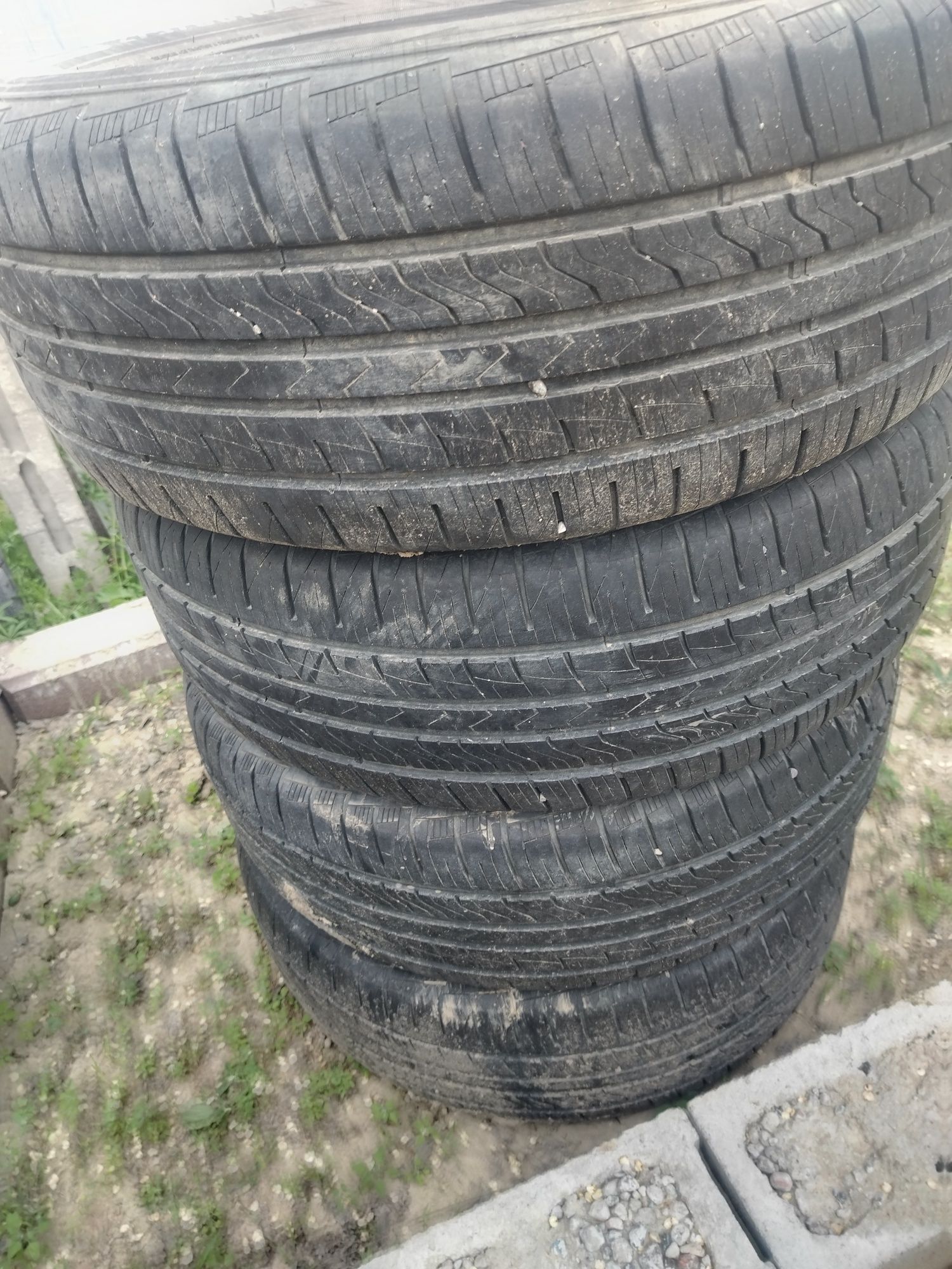 Летний шиный на лексу с 275/70R20