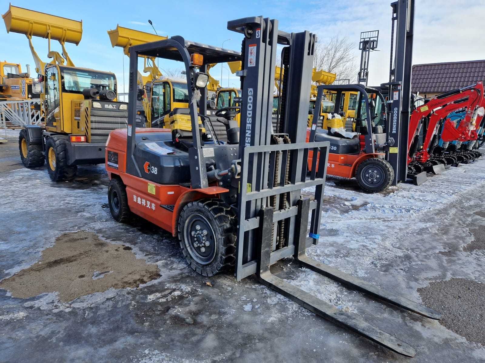 Вилочный погрузчик Goodsense FD38  4 т, 4.5 м