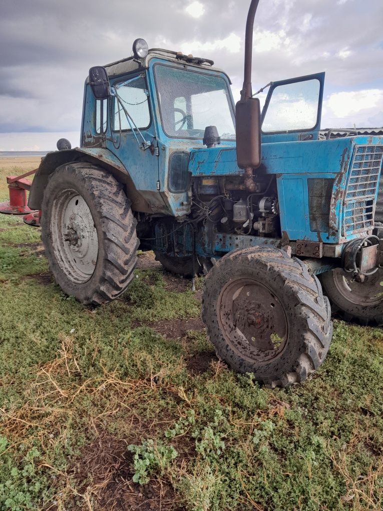 Продам трактор .