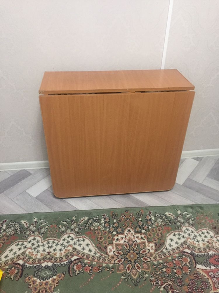 Стол книжка