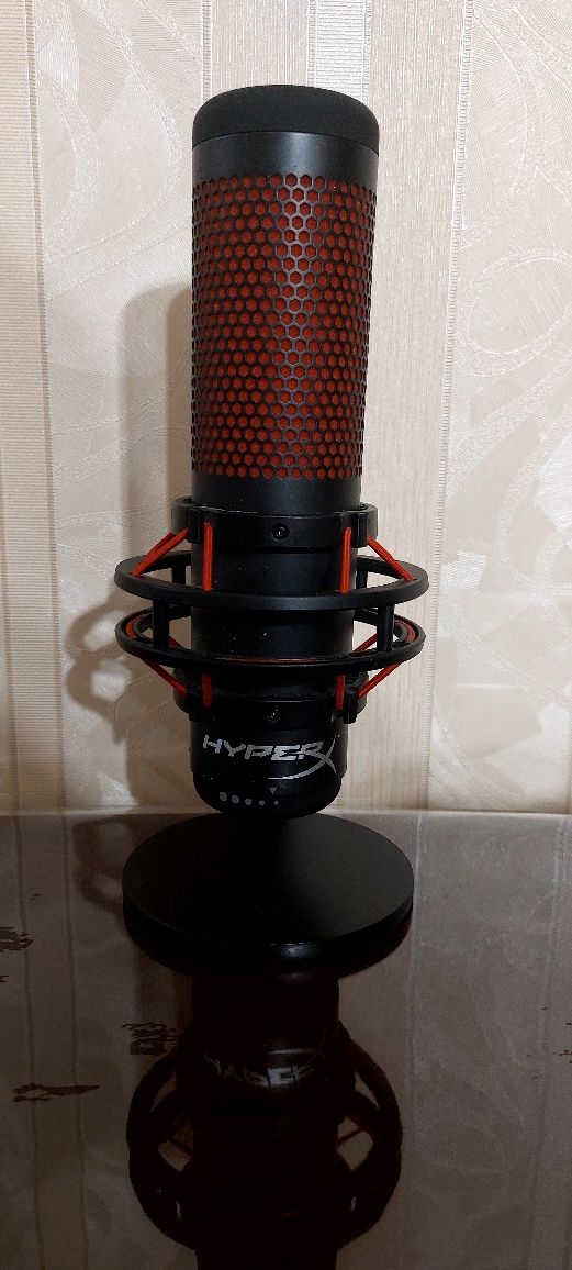 Микрофон HyperX, красный чёрный