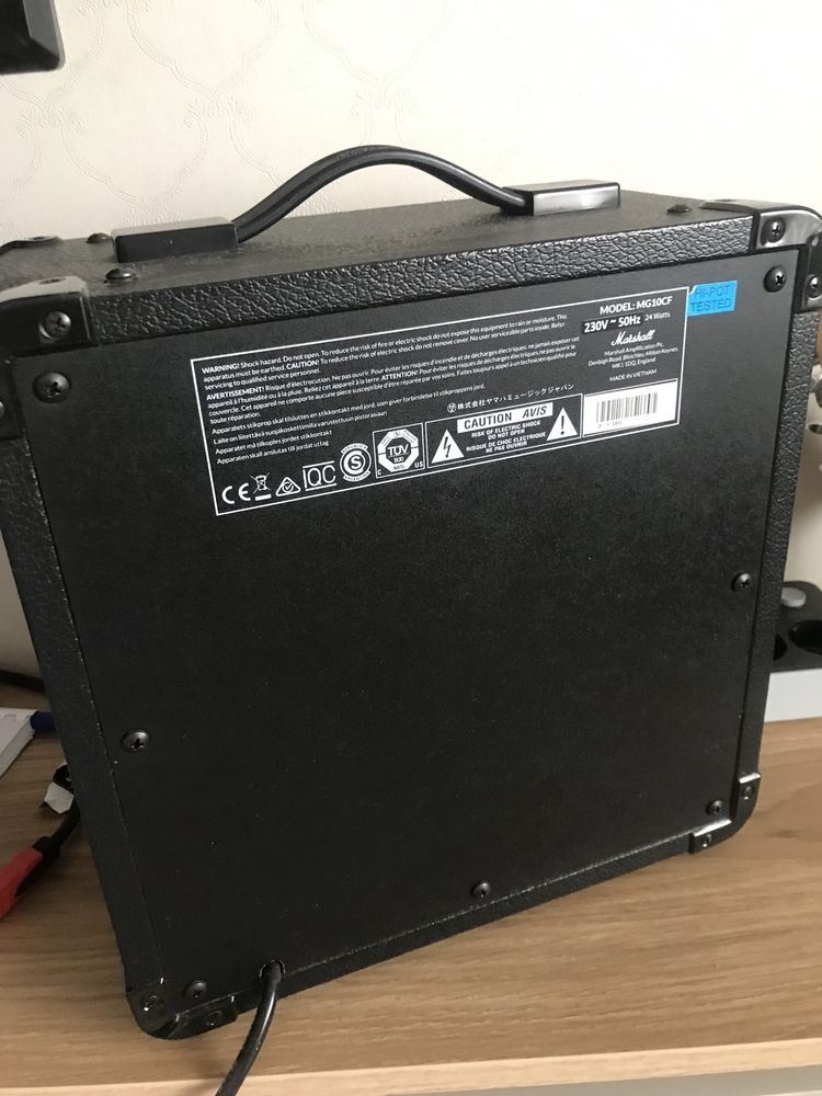 КомбоУсилитель marshall MG10 в идеальном состоянии