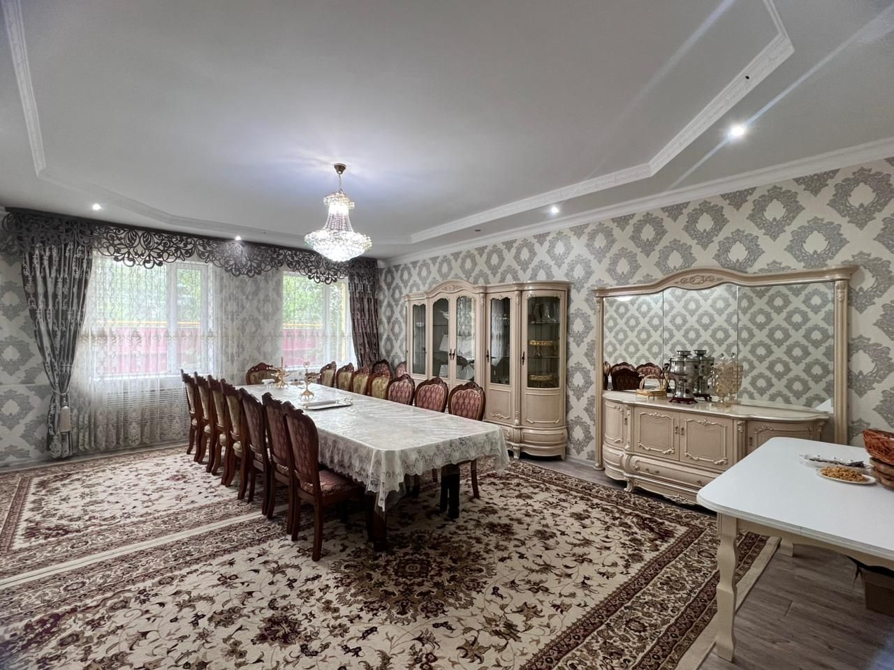 Продается хороший уютный большой дом