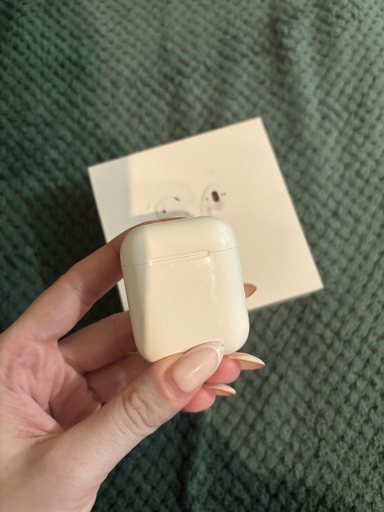 СРОЧНО Продам AirPods 1, оригинал, торг