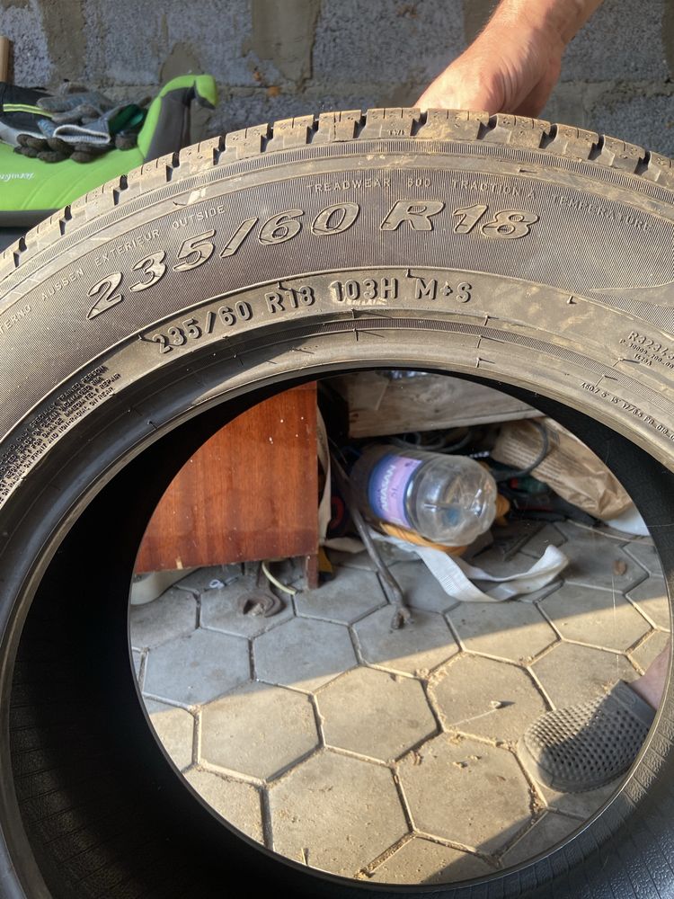 Продам летнюю резину Pirelli Scorpion 235/60 R18