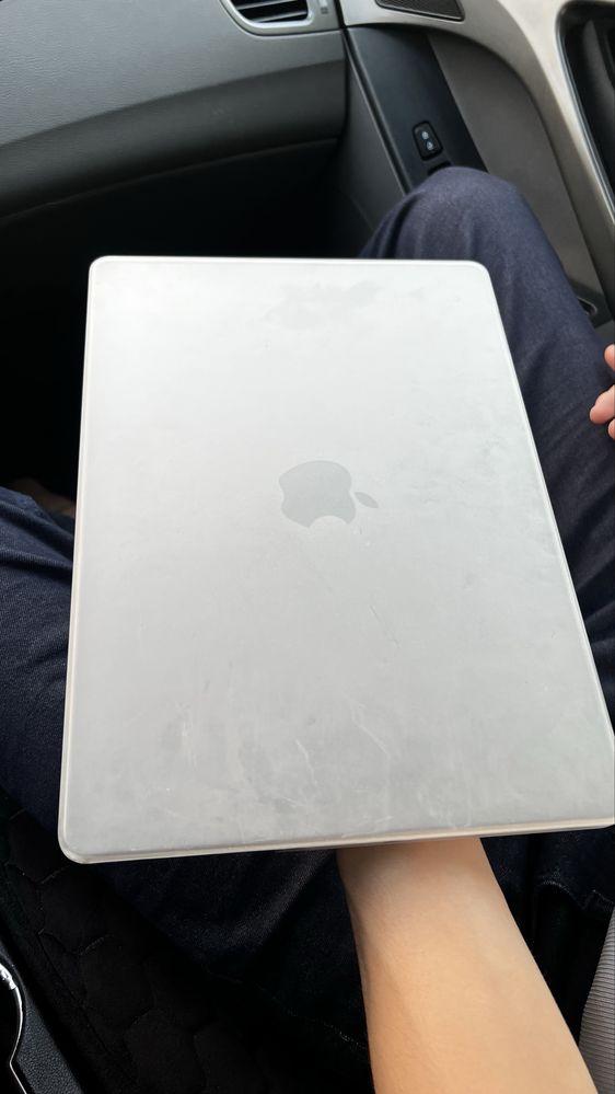 Macbook pro 14 в идеальном состояний