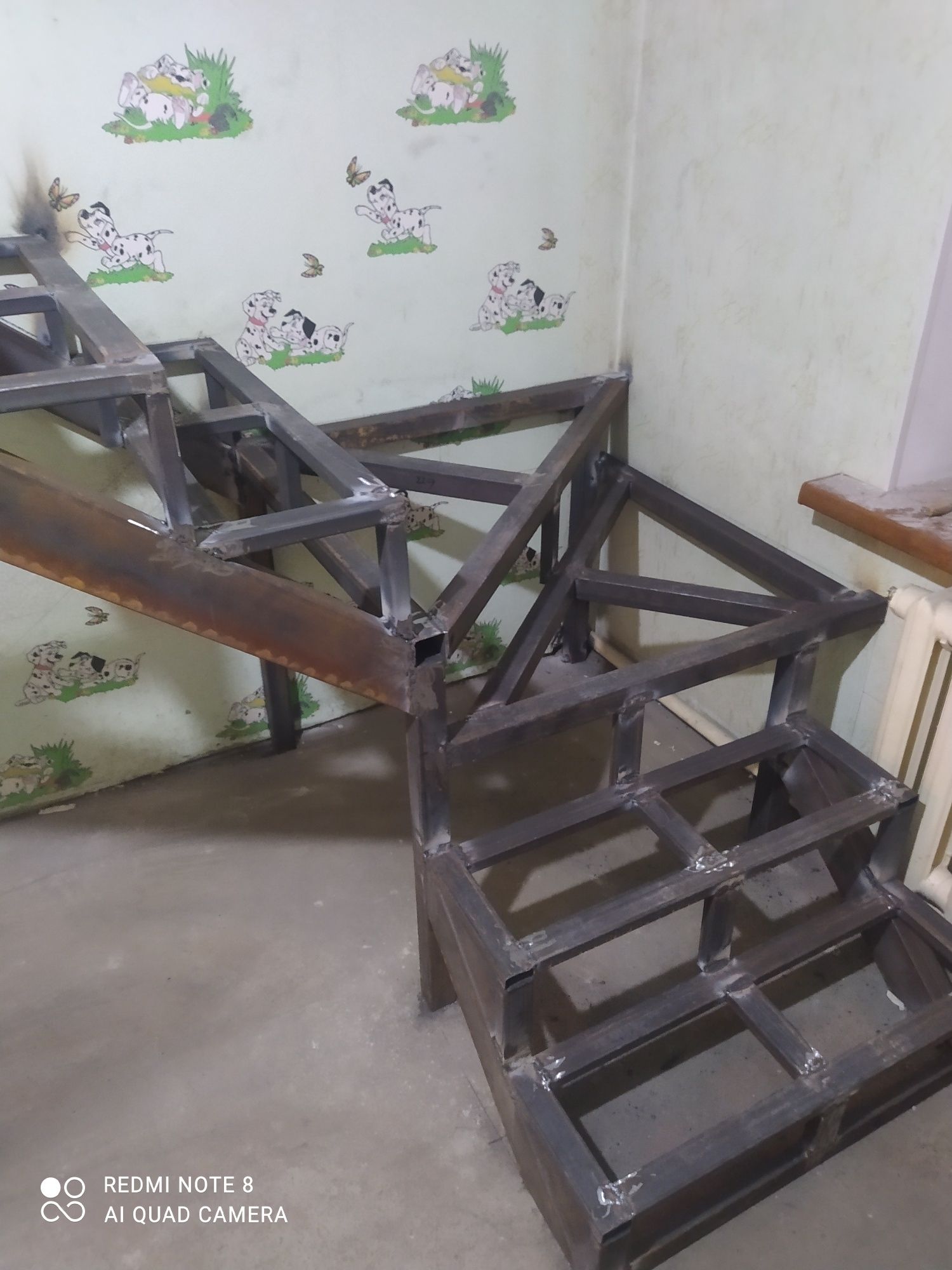 Лестница  стальной  каркас изготовление