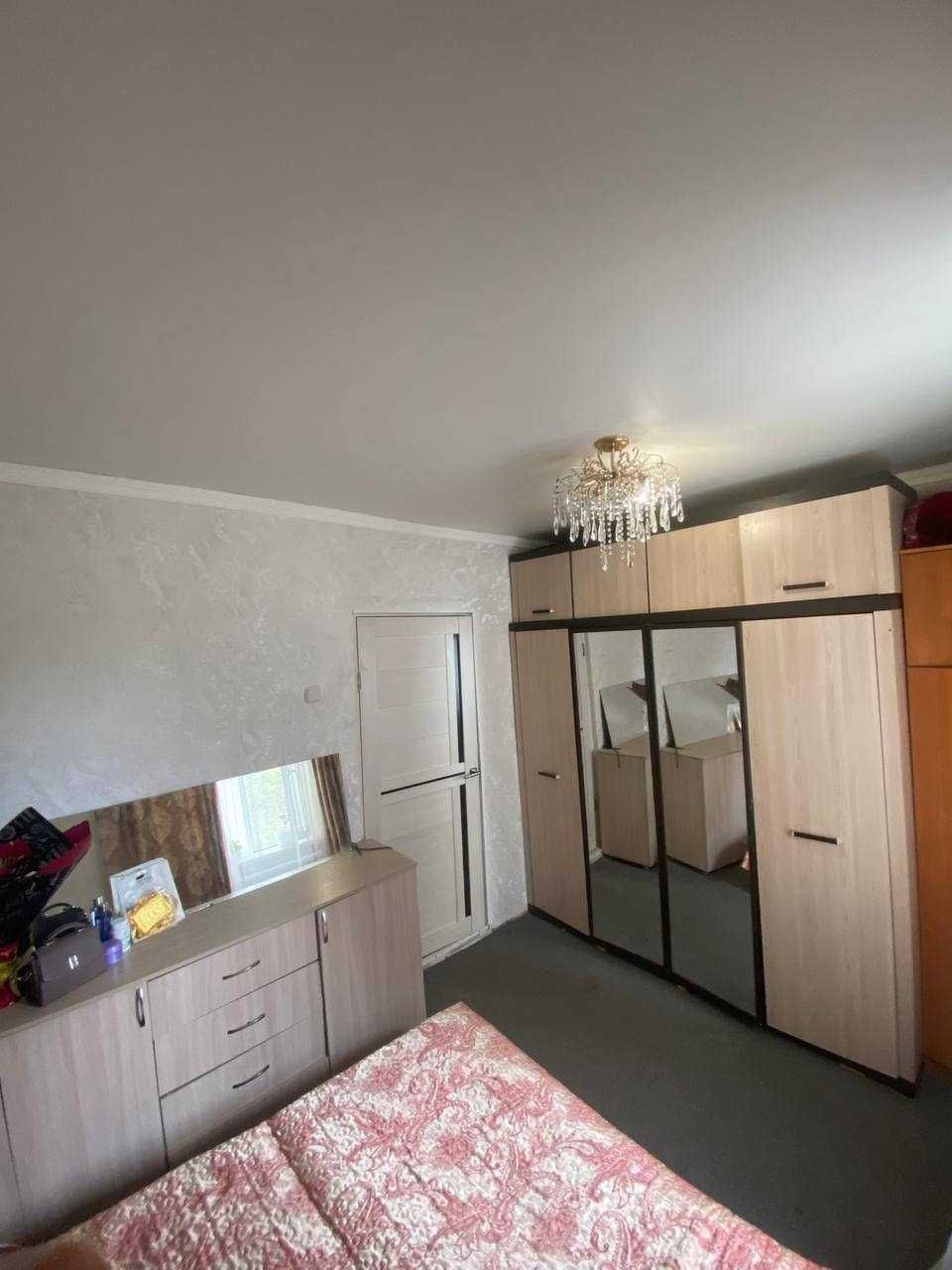 Продам 2 к.кв. в районе Горпитомника