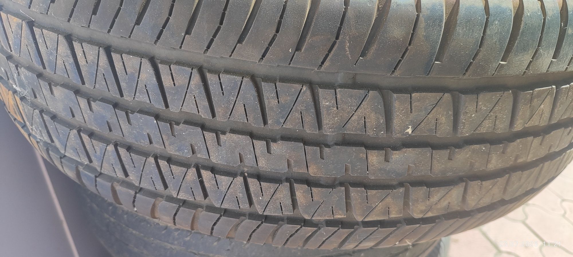 Продам шину  255.65R20
