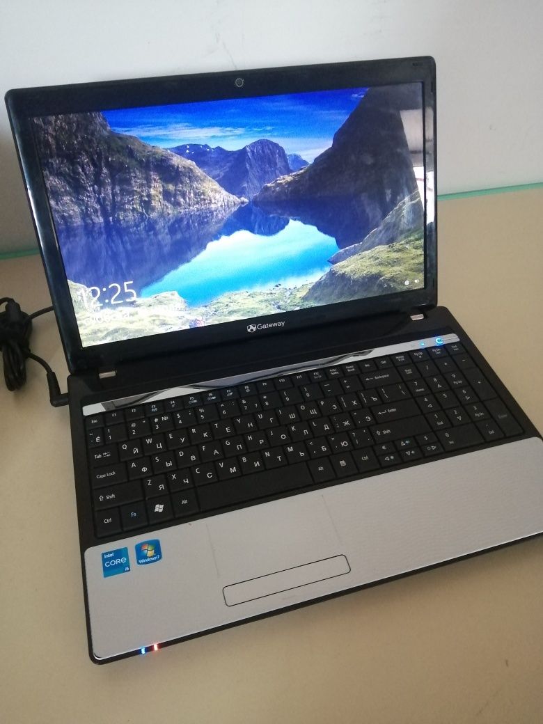Acer Core i5. 1000 Gb.