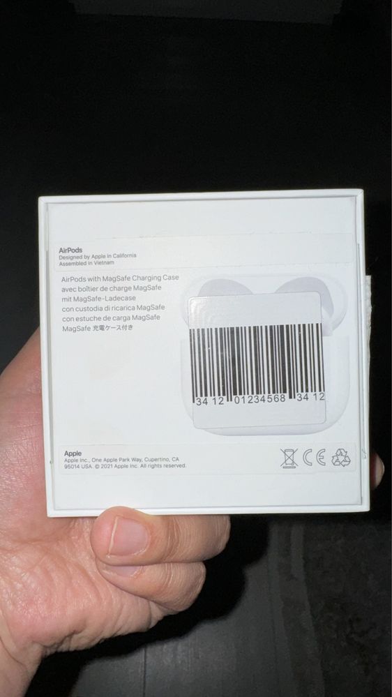 Продам наушники airpods