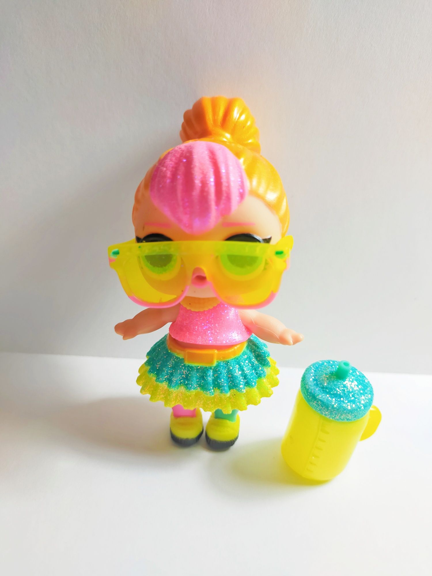 Lol-Surprise-Doll-Gla