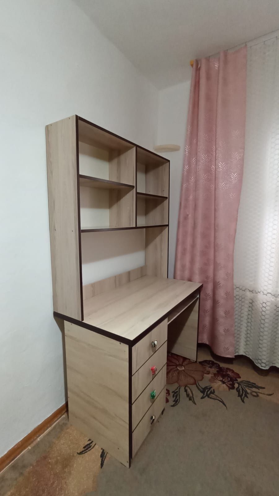 Продам детский рабочий стол