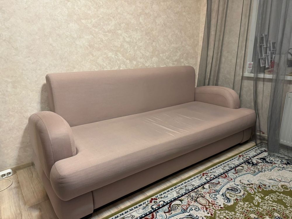Диван мебель светлый