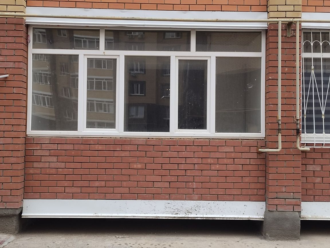 Продам балконный оконный блок из ПВХ