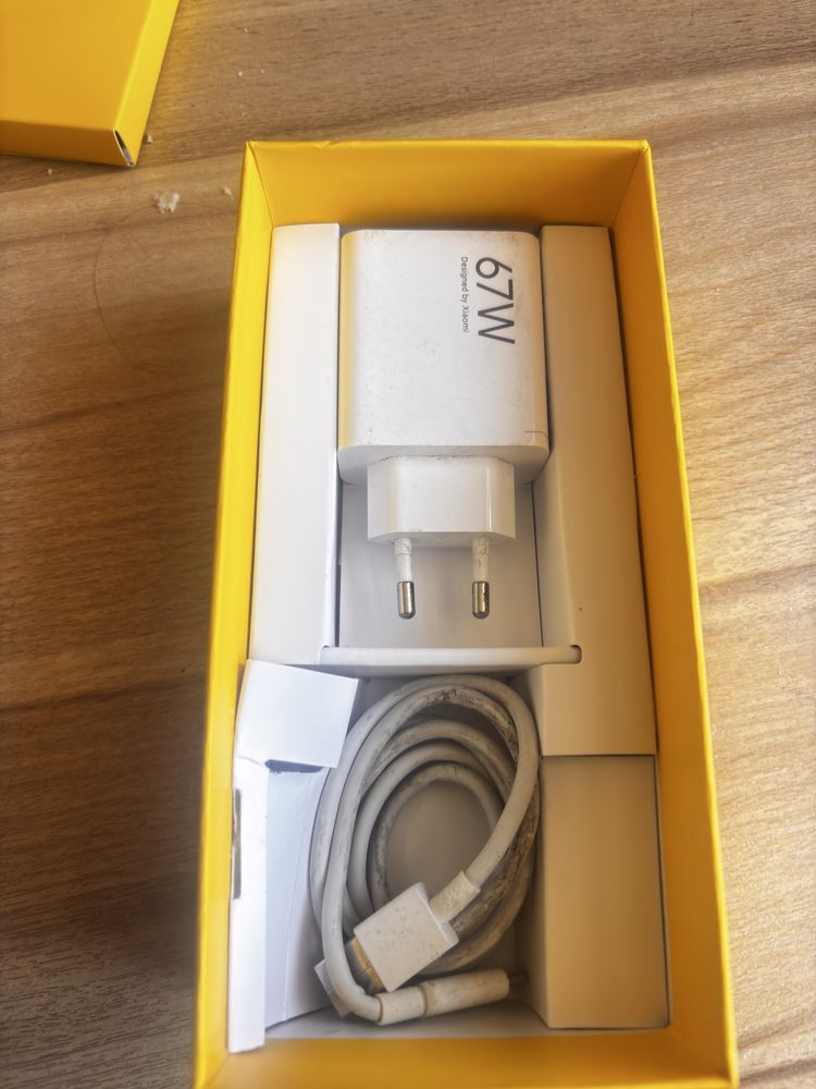Продам poco x6 pro с разбитым экраном