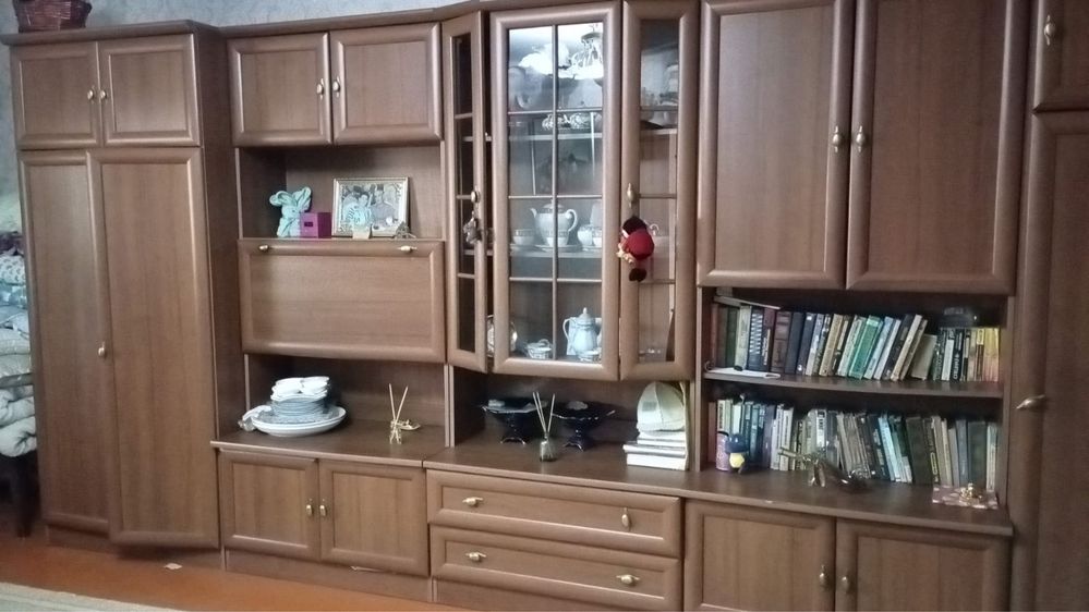 Стенка для гостевой комнаты