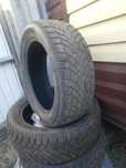 Продам  резину 215 /55 R 17