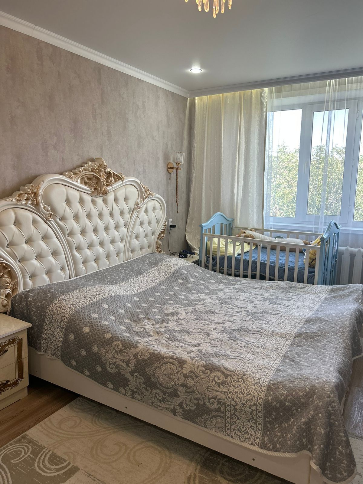 Кровать с матрасом