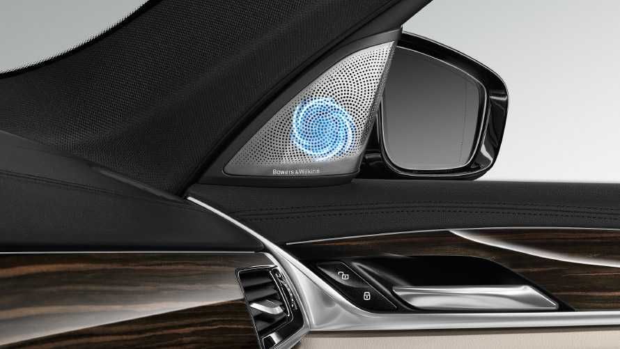 BOWERS WILKINS на BMW X7 G07 сетки с подсветкой (дооснощение)