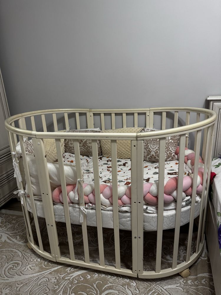 Продам манежку кроватку