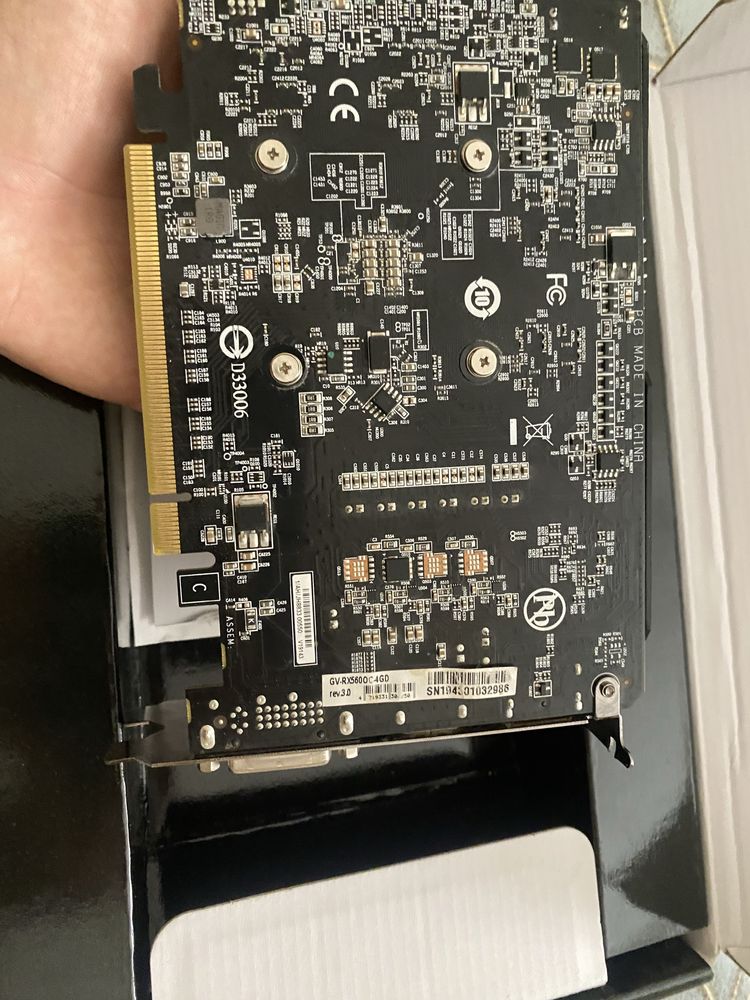 rx 560 на 4гб от gigabyte Срочно продаю!!