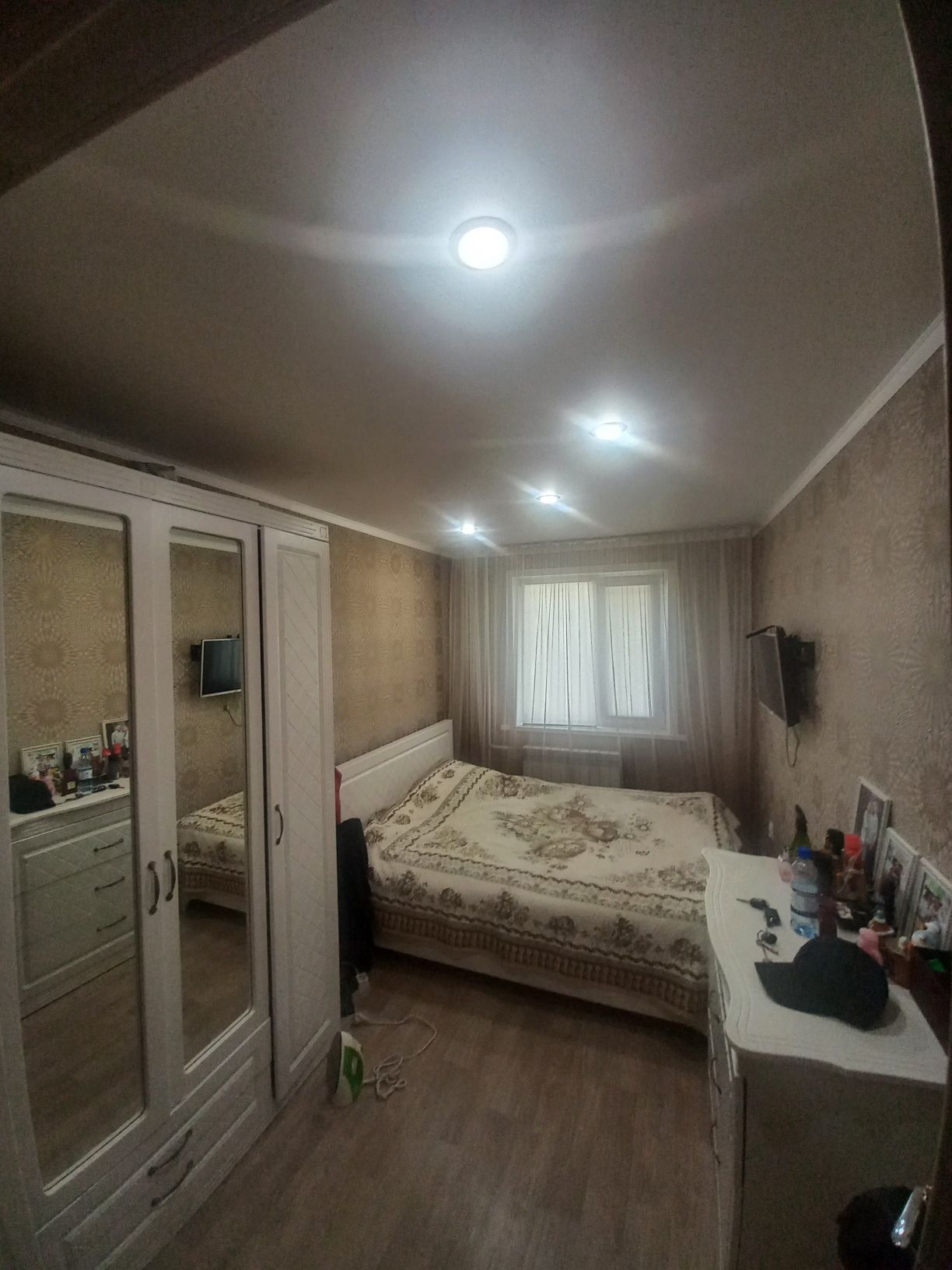 Продам 4х комнатную квартиру