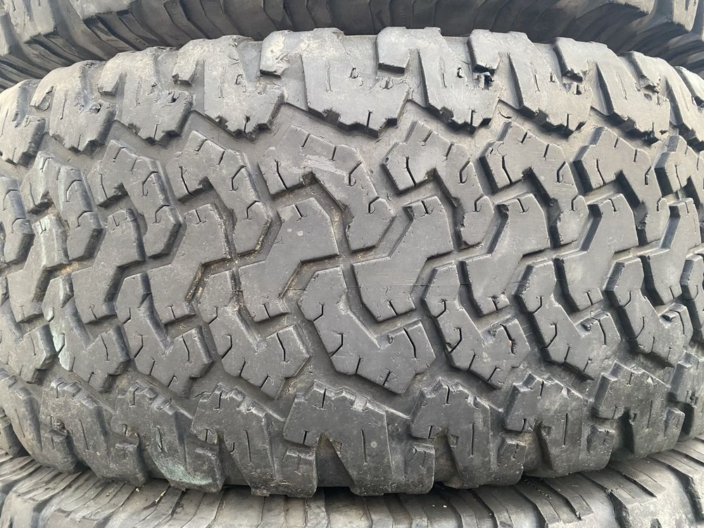 Комплект всесезонные шины 305/65/17 305/65R17 BFGoodrich A/T.