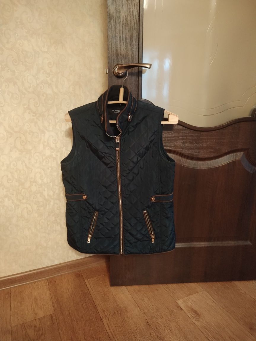 Продам жилет Waikiki 46-48 разм.