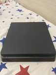Продаю ps4 slim с играми