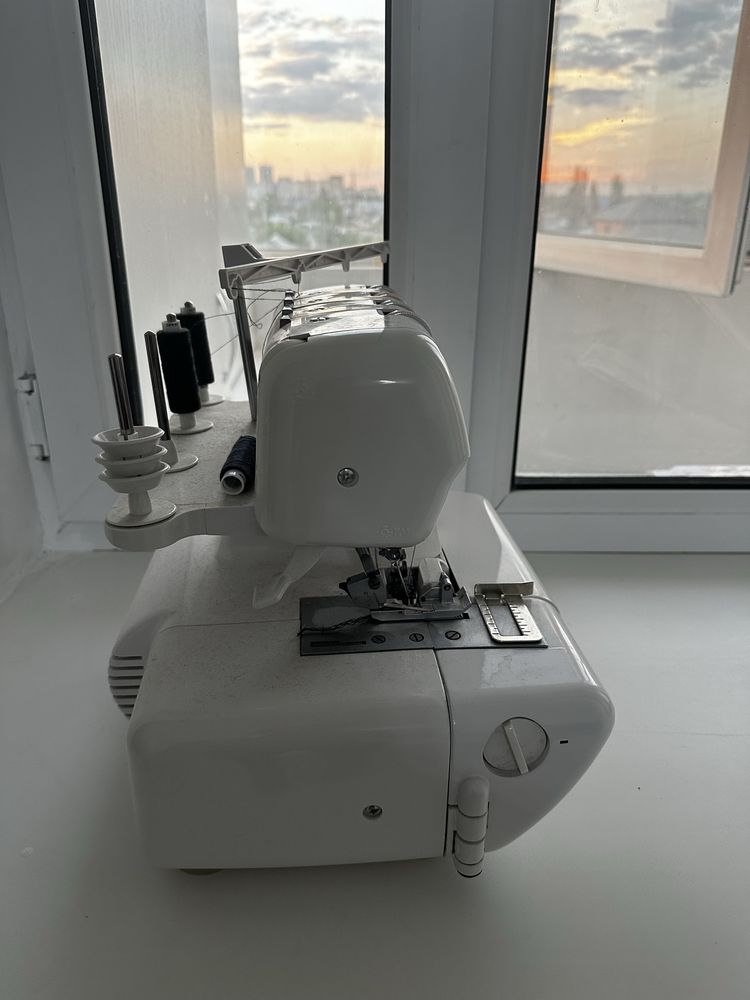 Оверлок comfort 110
