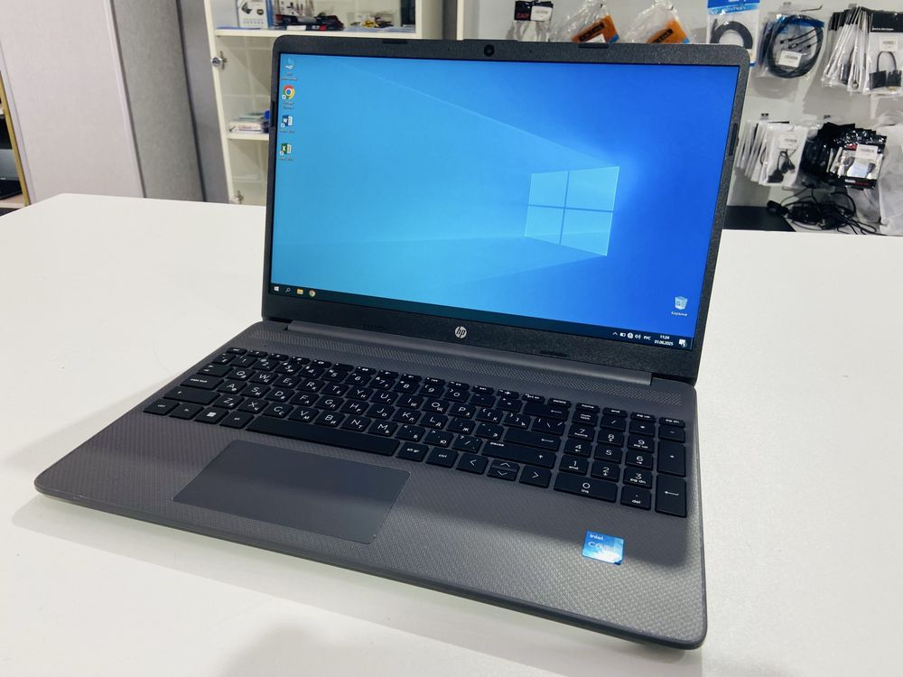 Рассрочка! HP Laptop 15 - Core i3-1215U/8Gb/SSD 250Gb/UHD Graphics