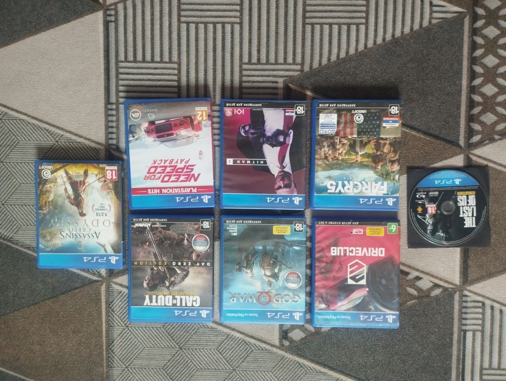 Продам PlayStation 4 slim